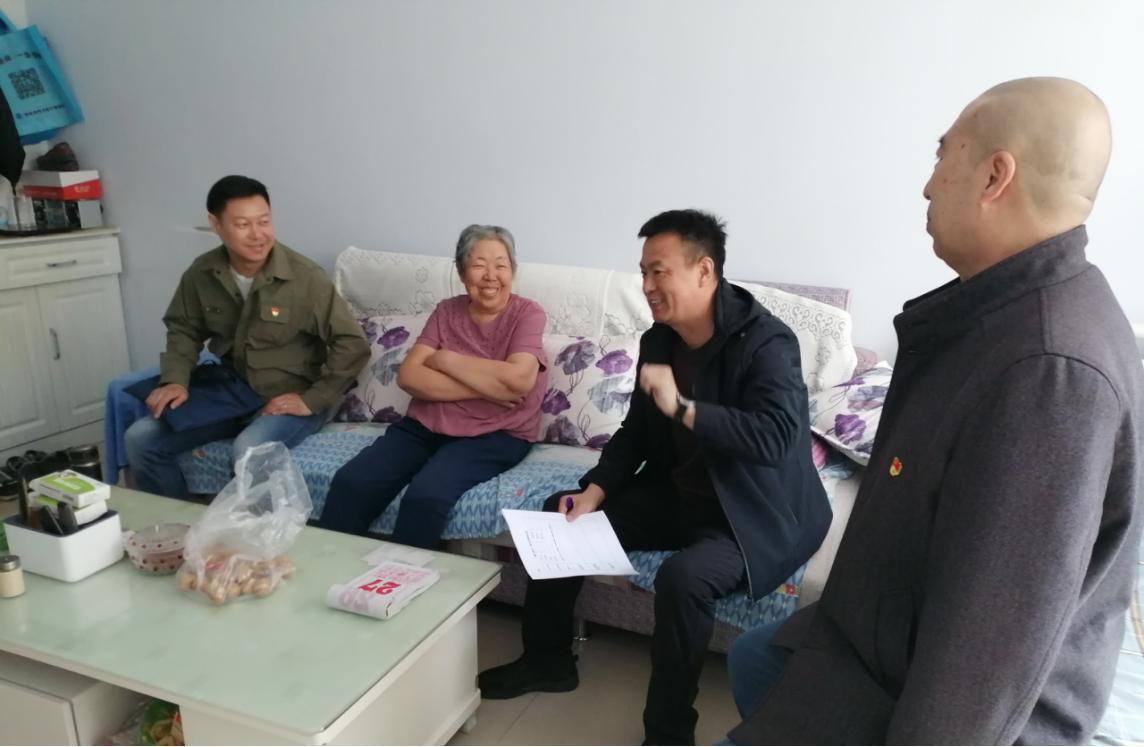 锡盟住房公积金中心深入包联社区开展“遍访群众”活动